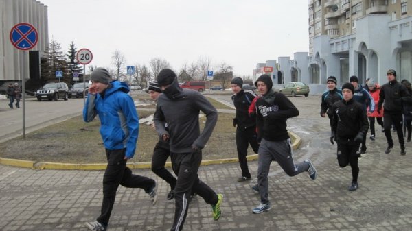 У Луцьку памʼять Шухевича вшанували пробігом. ФОТО